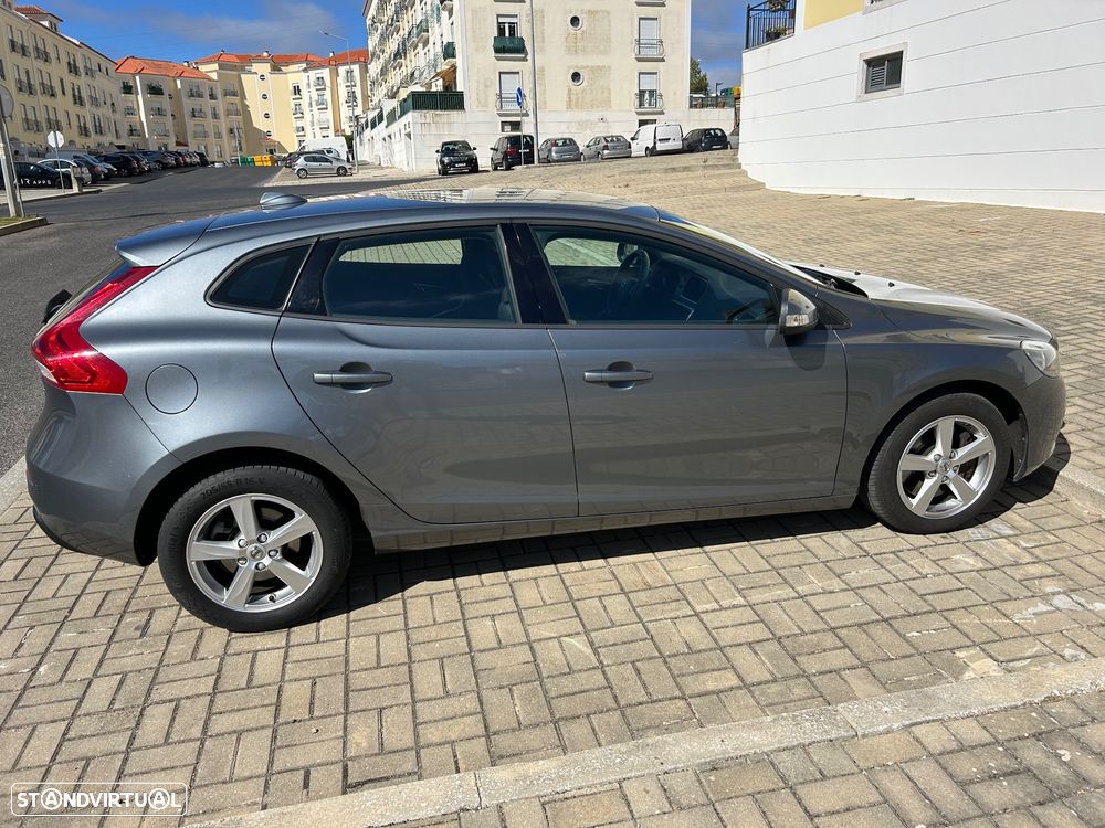 Volvo V40 2.0 D2 Kinetic Geartronic - 3