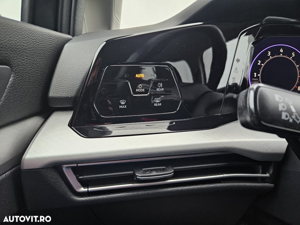 Volkswagen Golf 1.0 eTSI DSG MHEV Life - 7