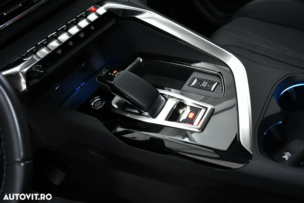 Peugeot 3008 Hybrid 225 e-EAT8 Allure - 23