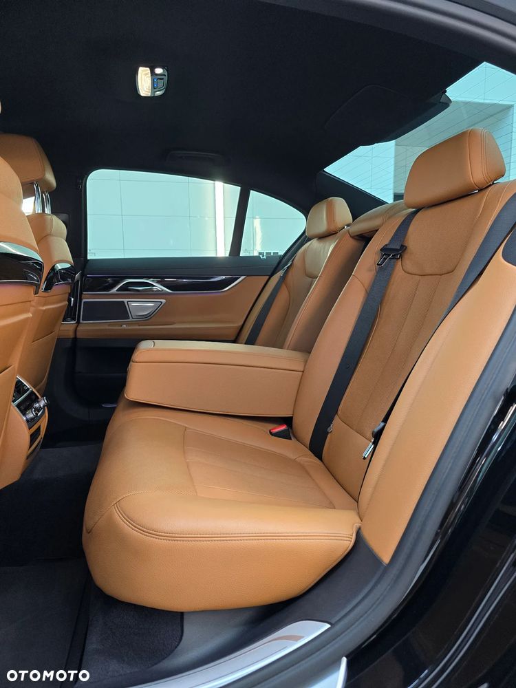 BMW Seria 7 730d xDrive - 25
