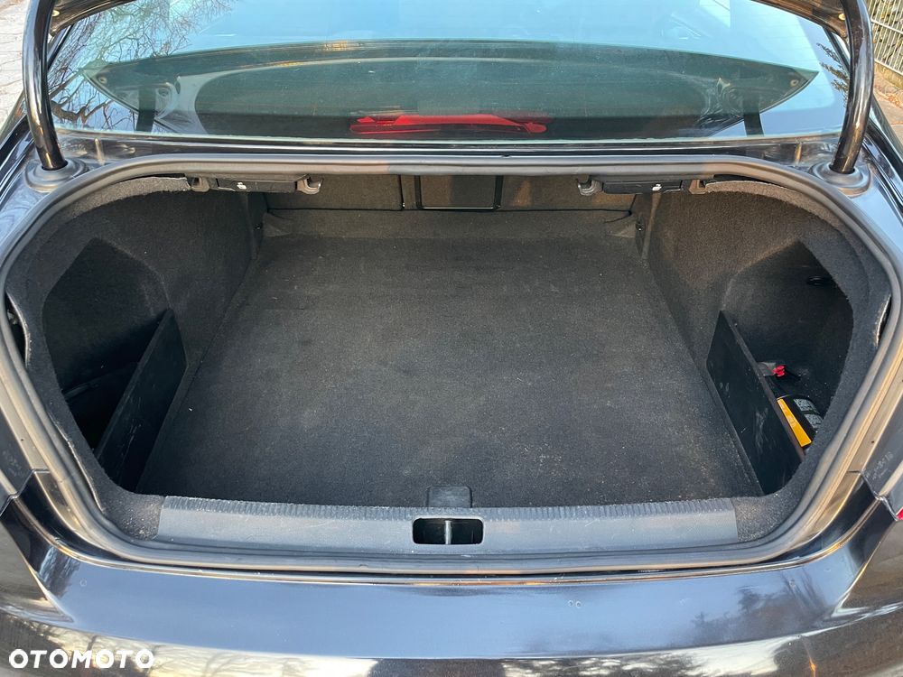 Volkswagen Passat 1.8 TSI Comfortline - 22