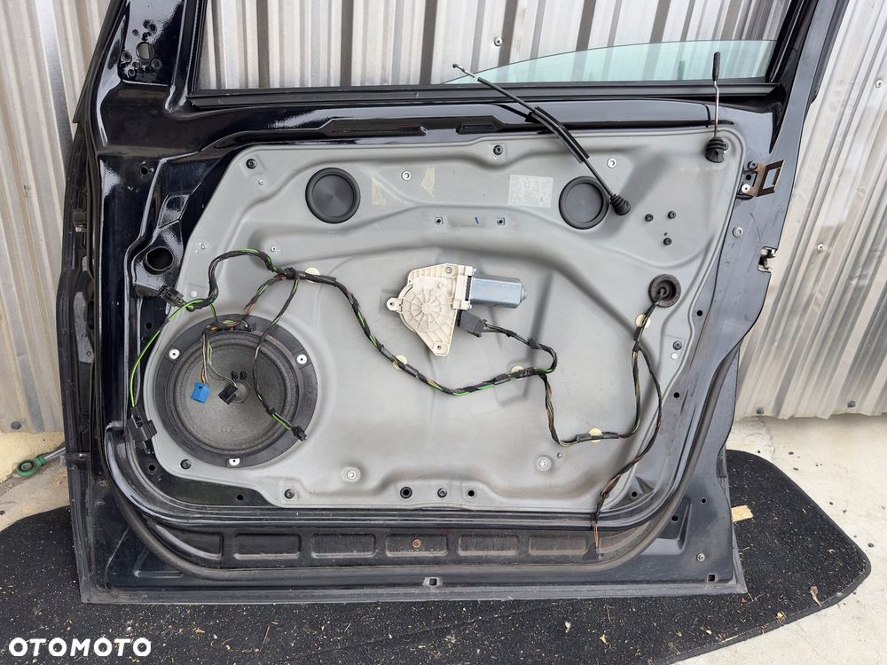 MERCEDES b 245 drzwi prawe przód c 191  czarne szyba zamek klamka chrom - 6