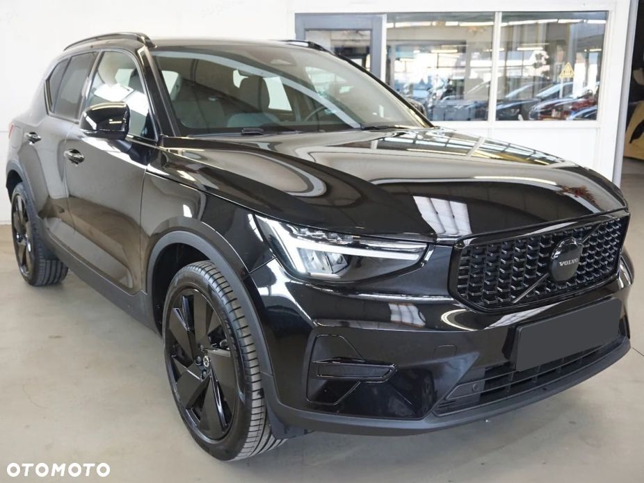 Volvo XC 40 B4 Plus Black Edition - 6