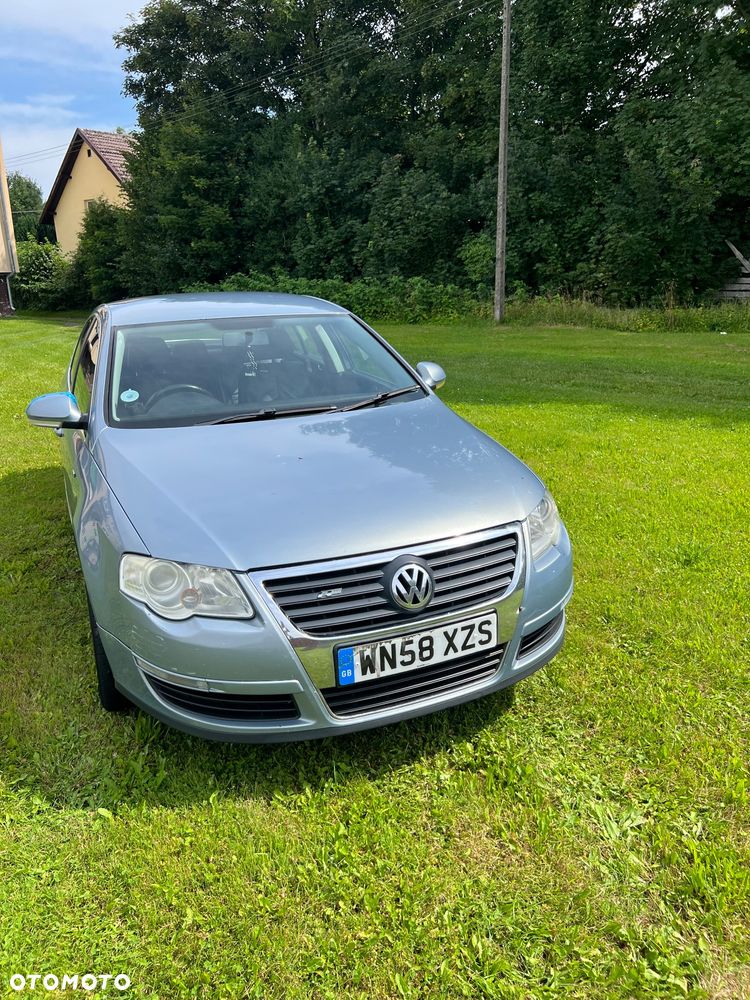 Volkswagen Passat 2.0 TDI DPF Highline - 9