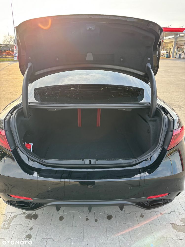 Alfa Romeo Giulia 2.0 Turbo 16V AT8 Veloce Ti - 24