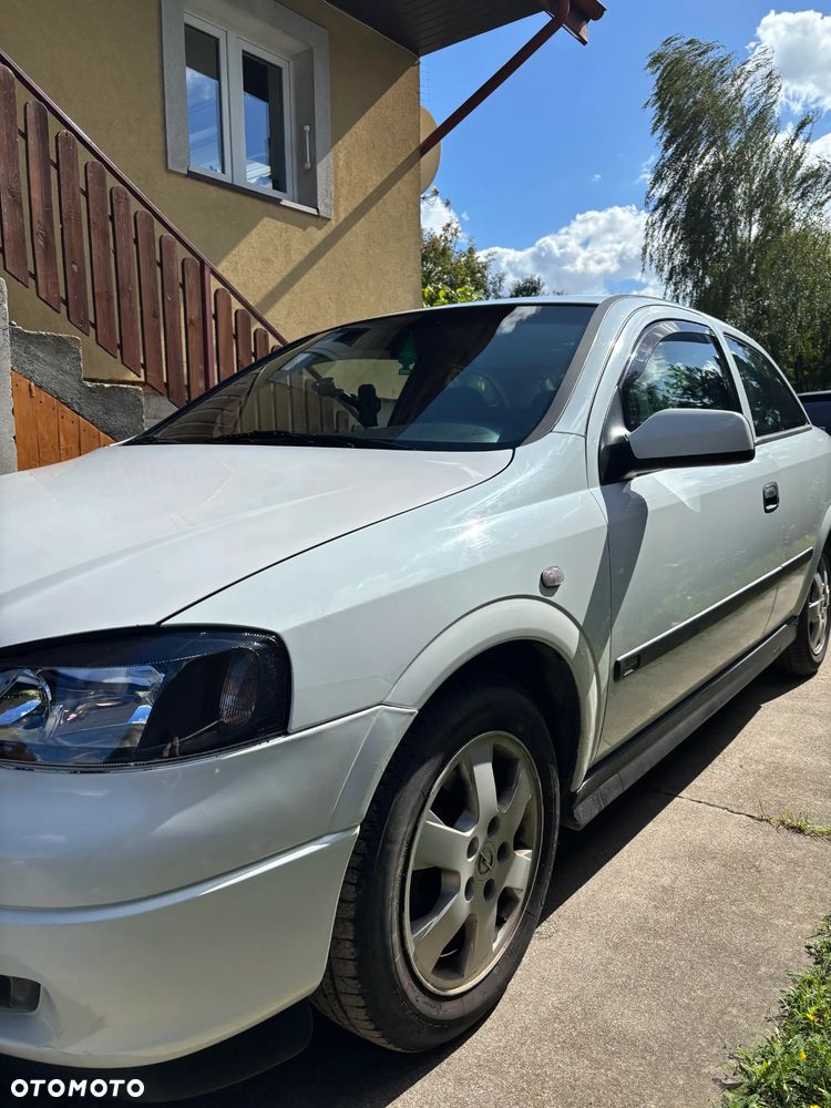 Opel Astra 2000 photo 2
