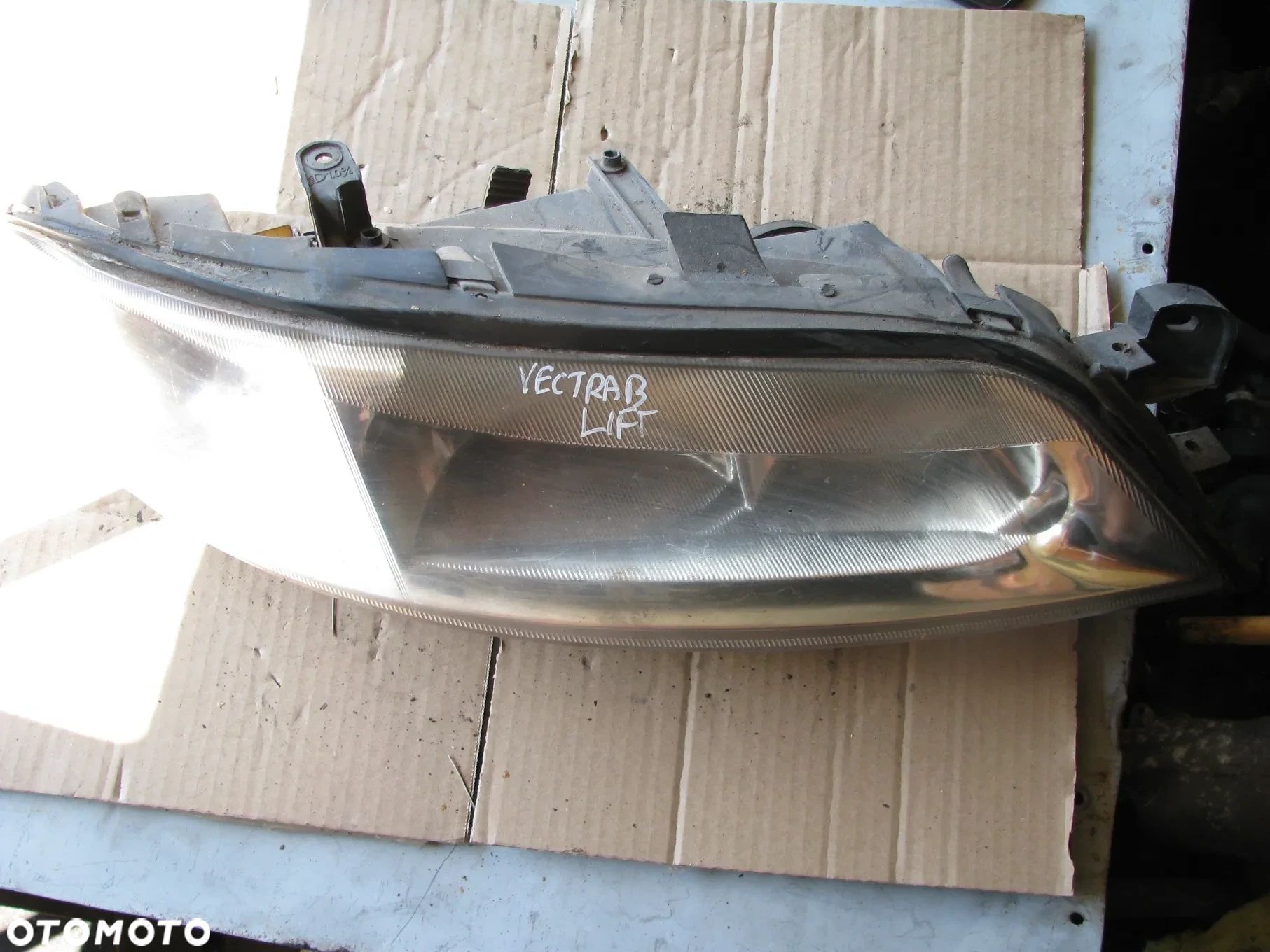 LAMPA PRZÓD PRAWA OPEL VECTRA B LIFT - 1