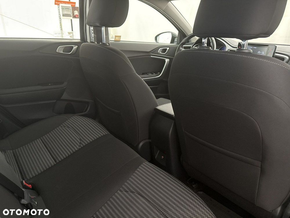 Kia Ceed - 24