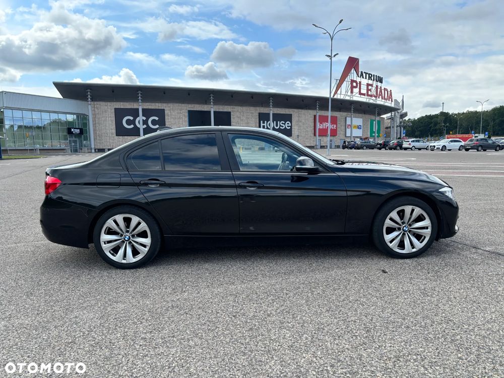 BMW Seria 3 320i - 7