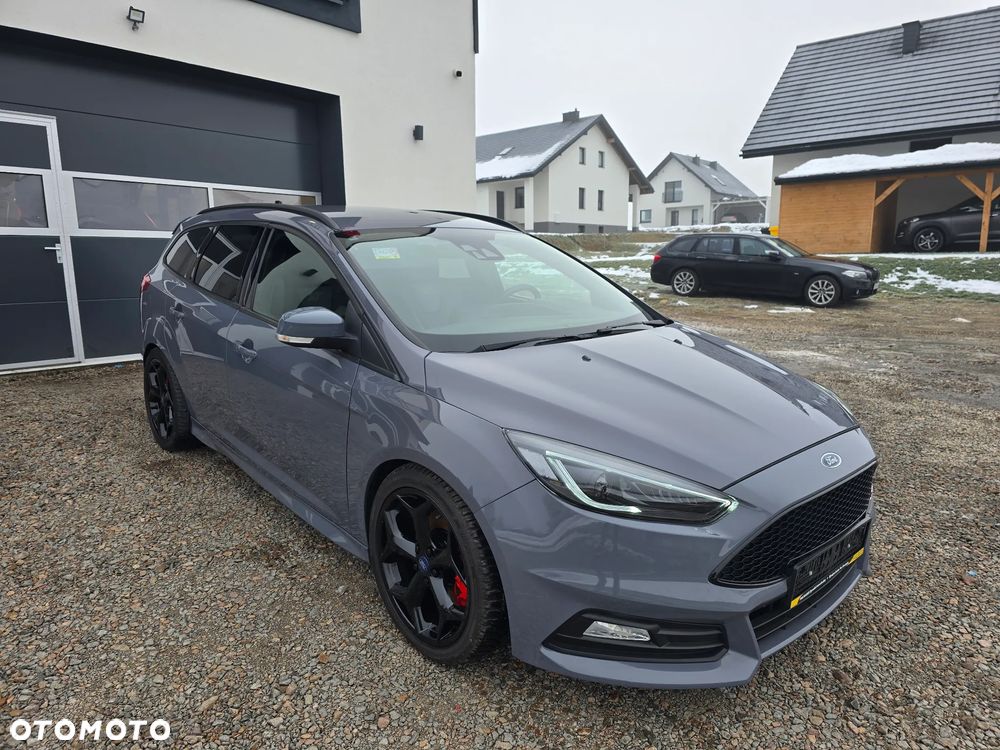 Ford Focus 2.0 EcoBoost ST - 11