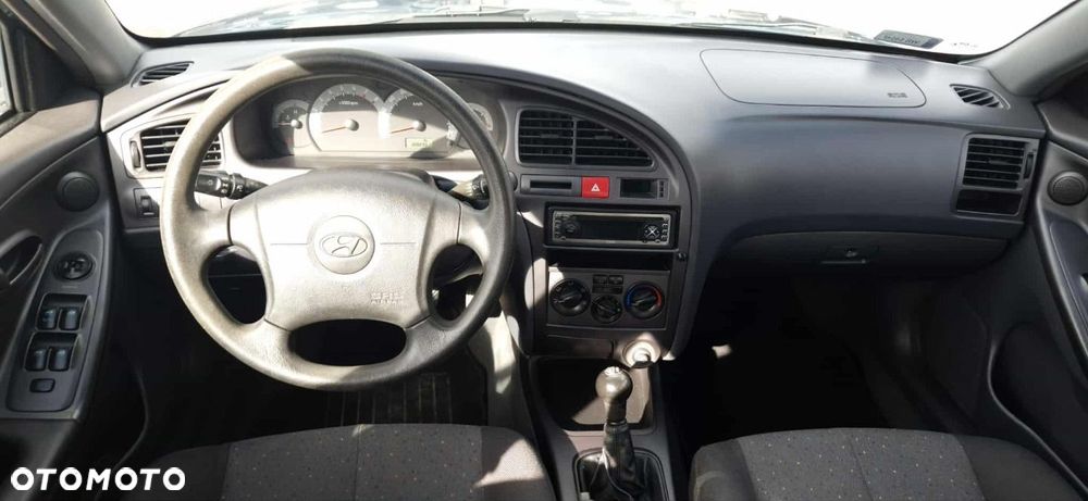 Hyundai Elantra - 7