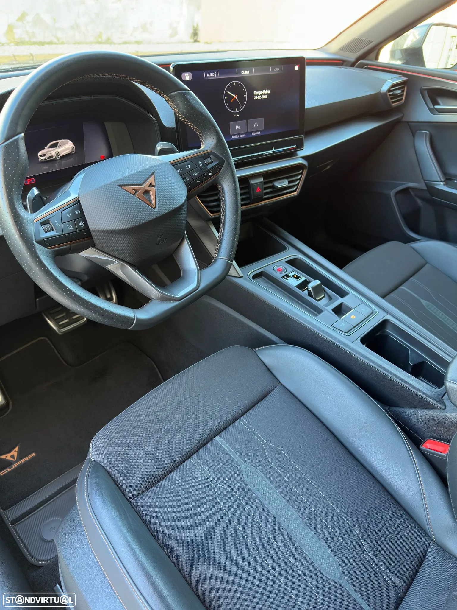 Cupra Leon 1.4 e-Hybrid MID DSG - 11
