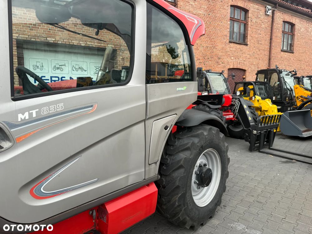 Manitou MT835 ST3B - 13