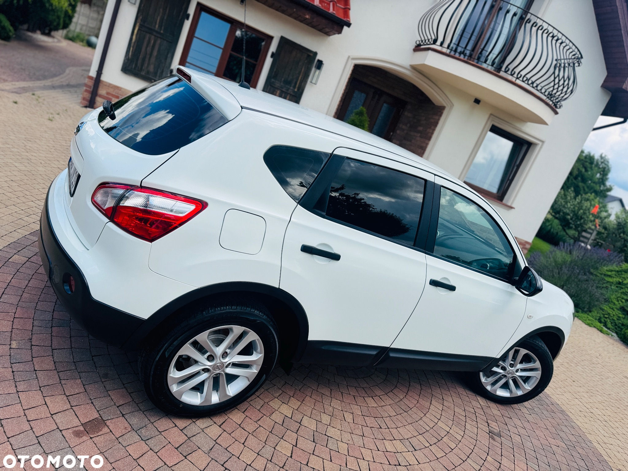 Nissan Qashqai 1.6 visia - 32
