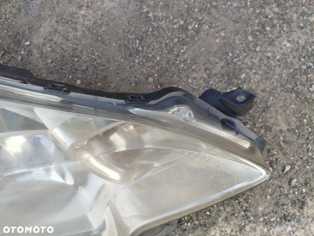 Toyota Verso S lampa prawa przód prawy Mazowieckie - 3
