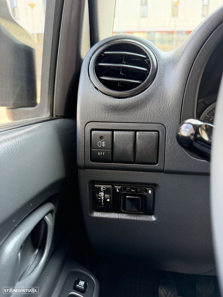 Suzuki Jimny 1.3 VVT 16V JLX - 18