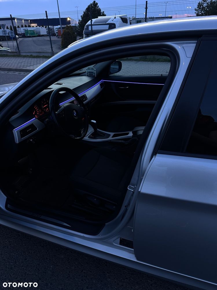 BMW Seria 3 320d DPF - 13
