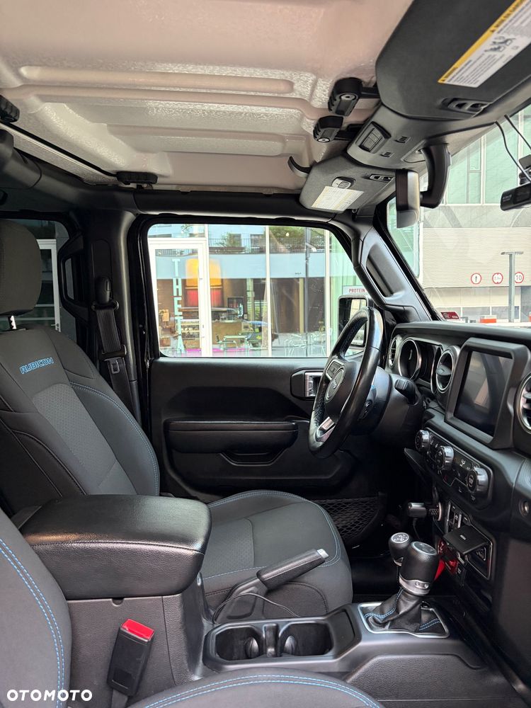 Jeep Wrangler - 14