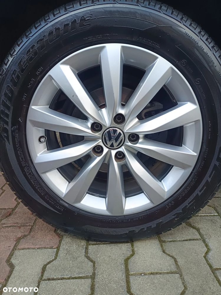Volkswagen Tiguan - 11