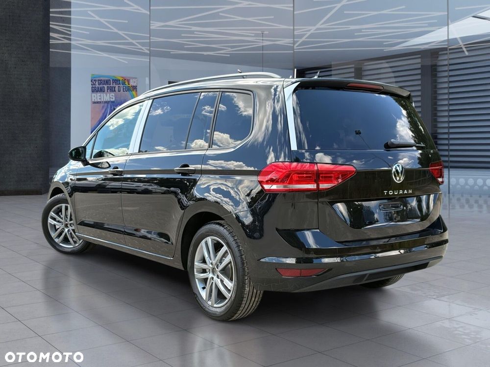 Volkswagen Touran - 9