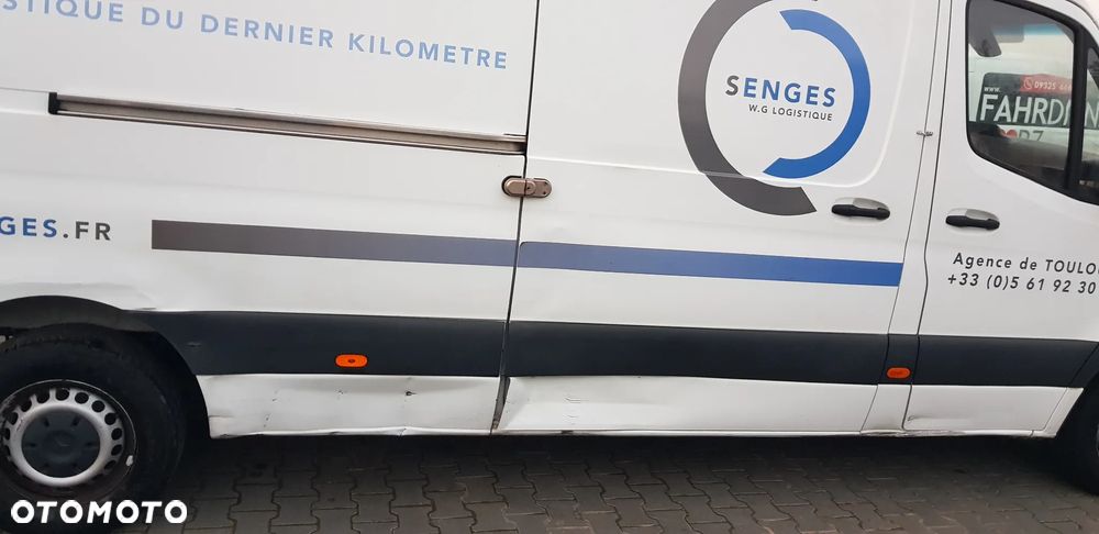 Mercedes-Benz Sprinter - 12