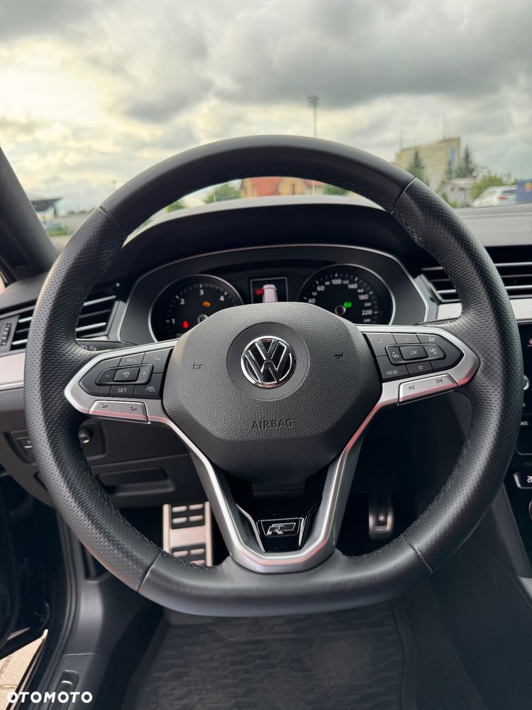 Volkswagen Passat - 17