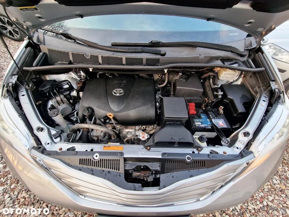Toyota Sienna - 19
