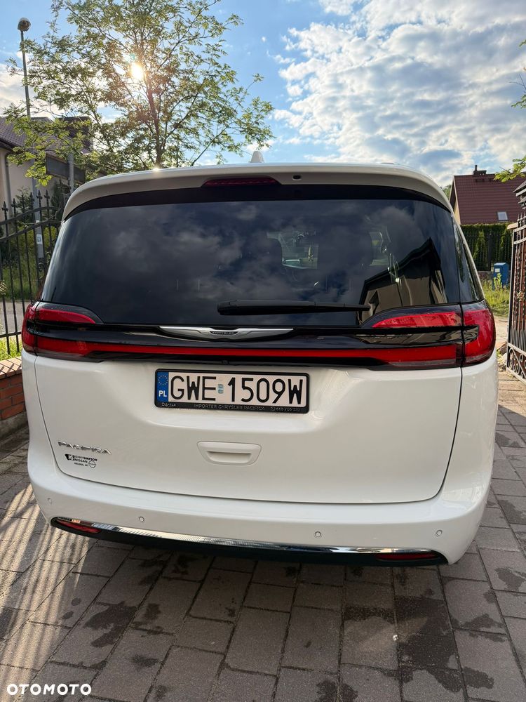 Chrysler Pacifica - 29