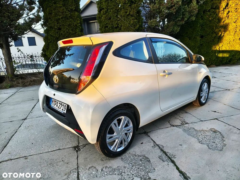 Toyota Aygo x-play touch - 9