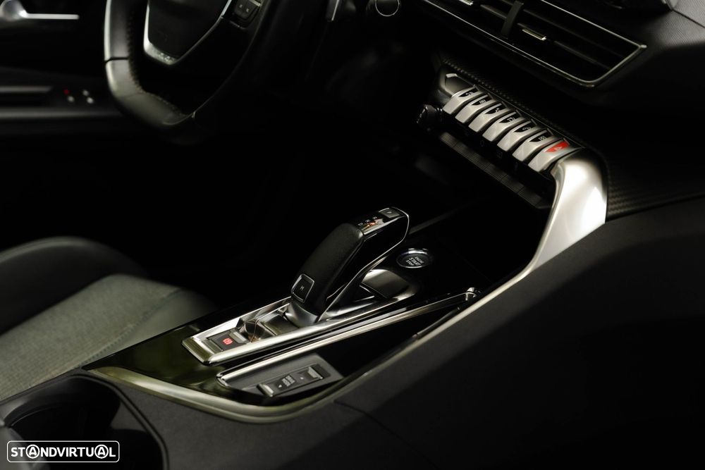 Peugeot 3008 1.2 PureTech Allure EAT8 - 23