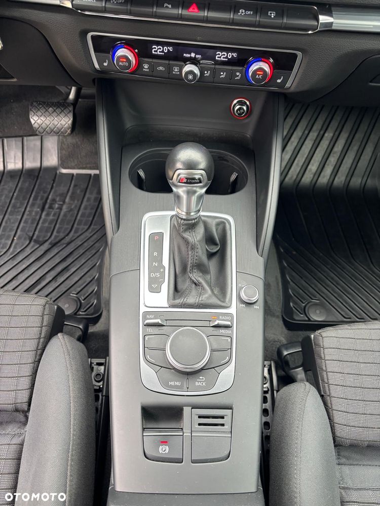 Audi A3 Sportback 2.0 TDI S tronic Ambiente - 18