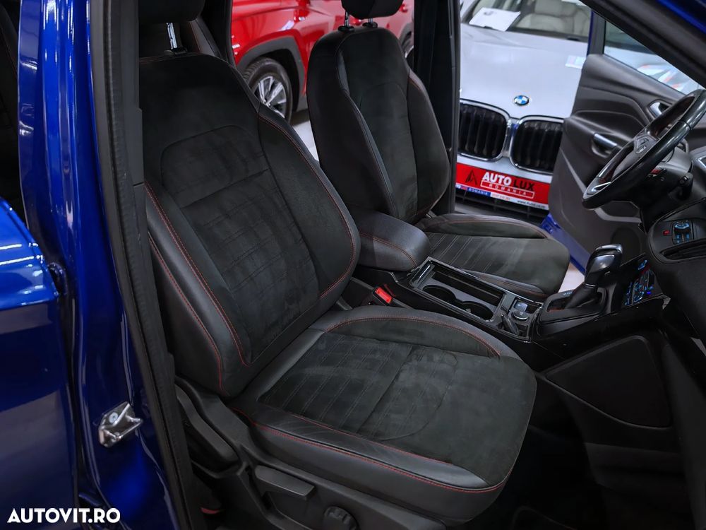 Ford Kuga 1.5 TDCi 2x4 Aut. ST-Line - 9