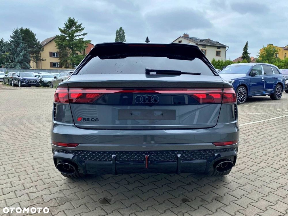Audi RS Q8 - 5