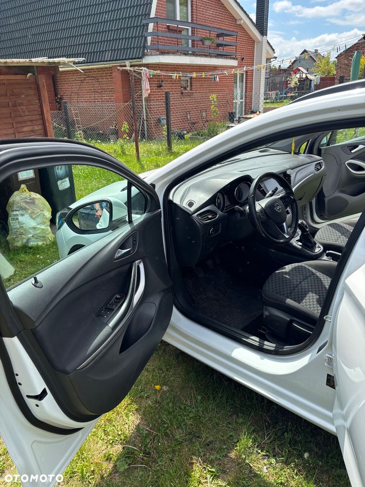 Opel Astra 1.6 CDTI Enjoy - 10