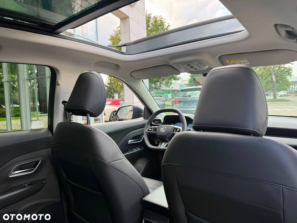 MG ZS Hybrid+ - 11