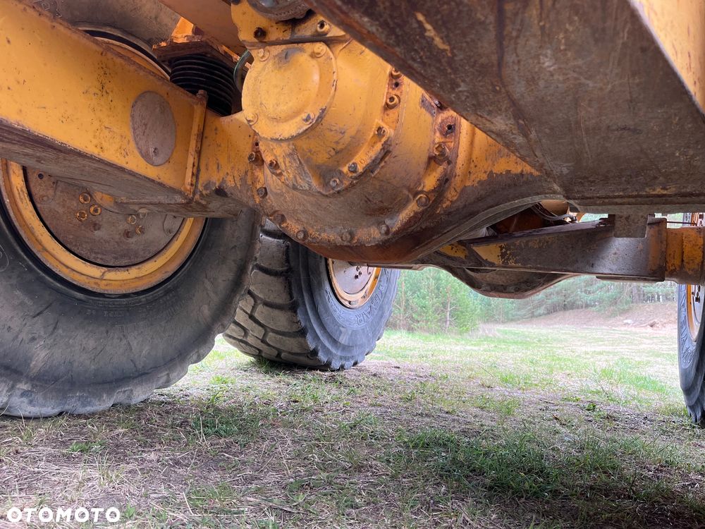 Volvo A25E - 15