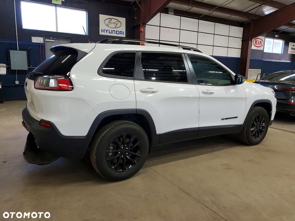 Jeep Cherokee - 4