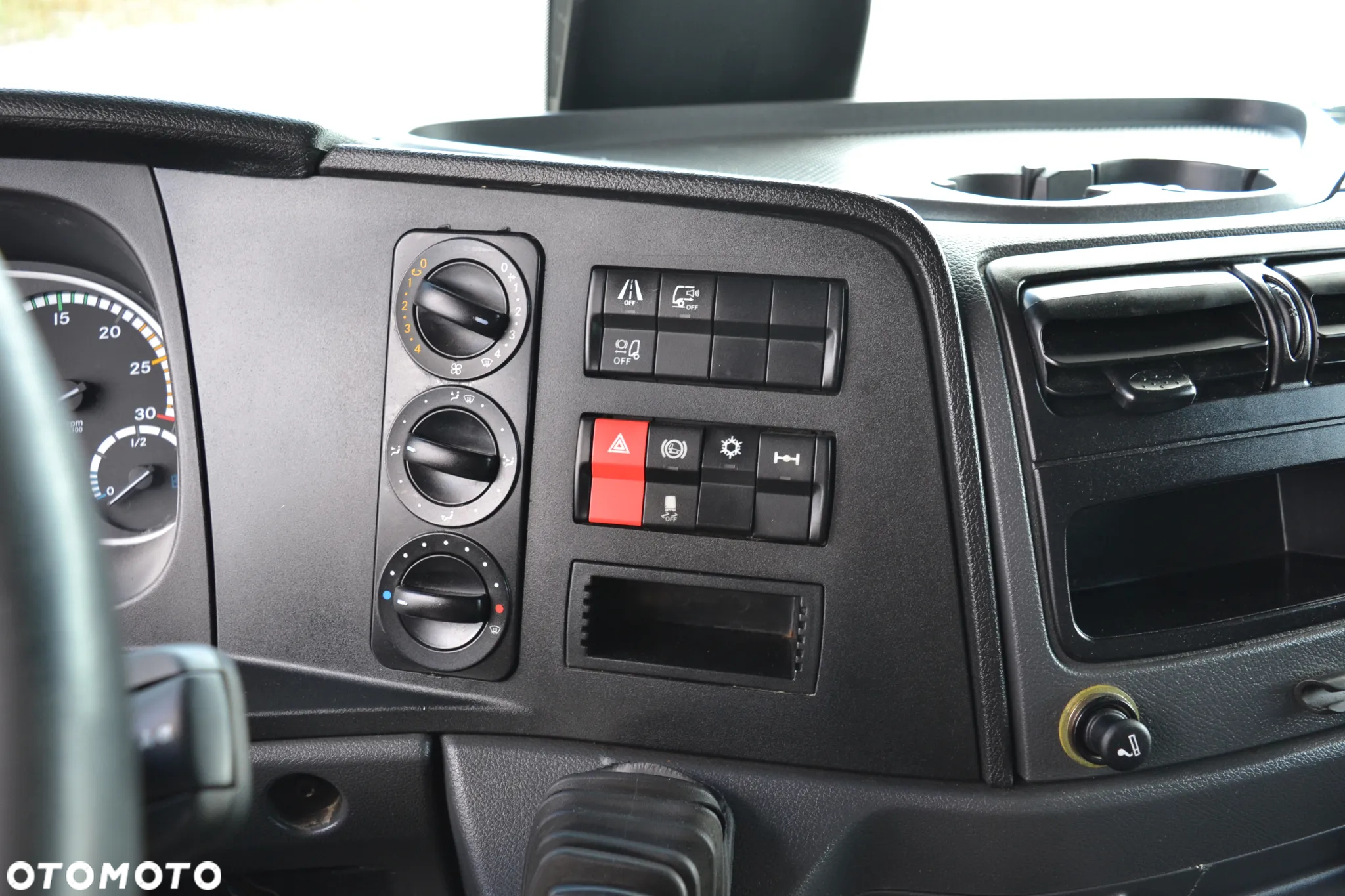 Mercedes-Benz Atego 1630 Nowy 3-stronny WYWROT Kiper WYWROTKA Blokada Klima 1530 1524 Ładowność 9400 kg - 20