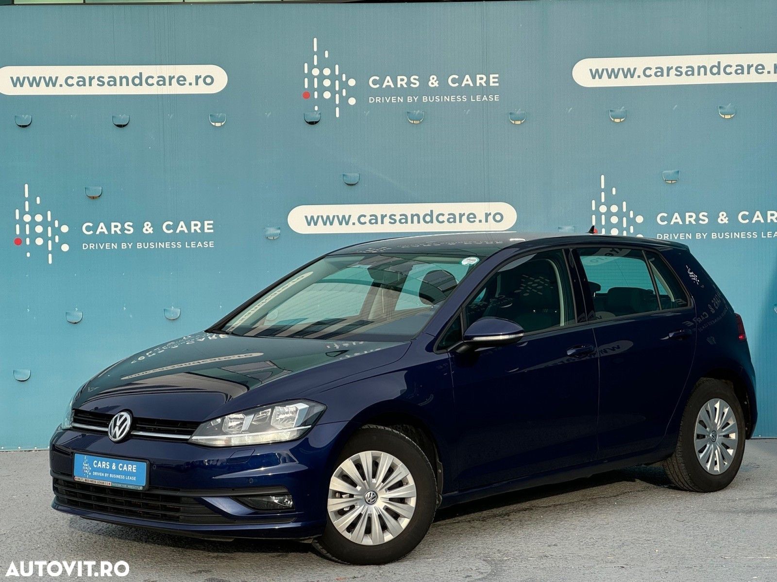 Volkswagen Golf - 1