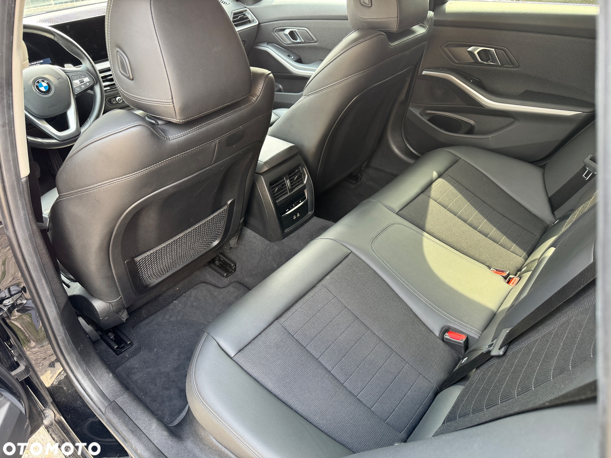 BMW Seria 3 318d - 11