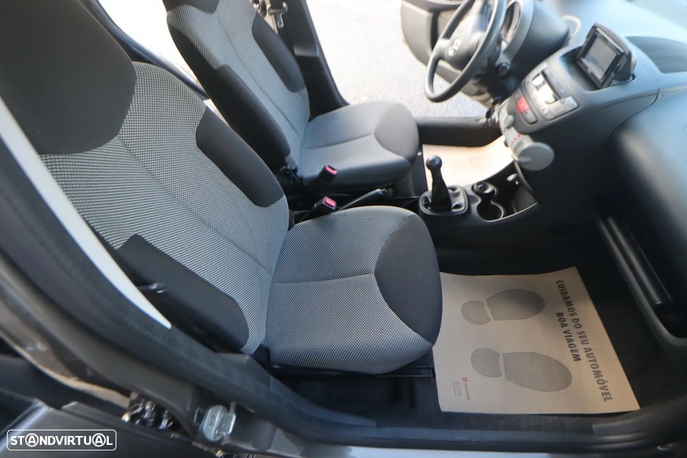 Toyota Aygo Connect - 17