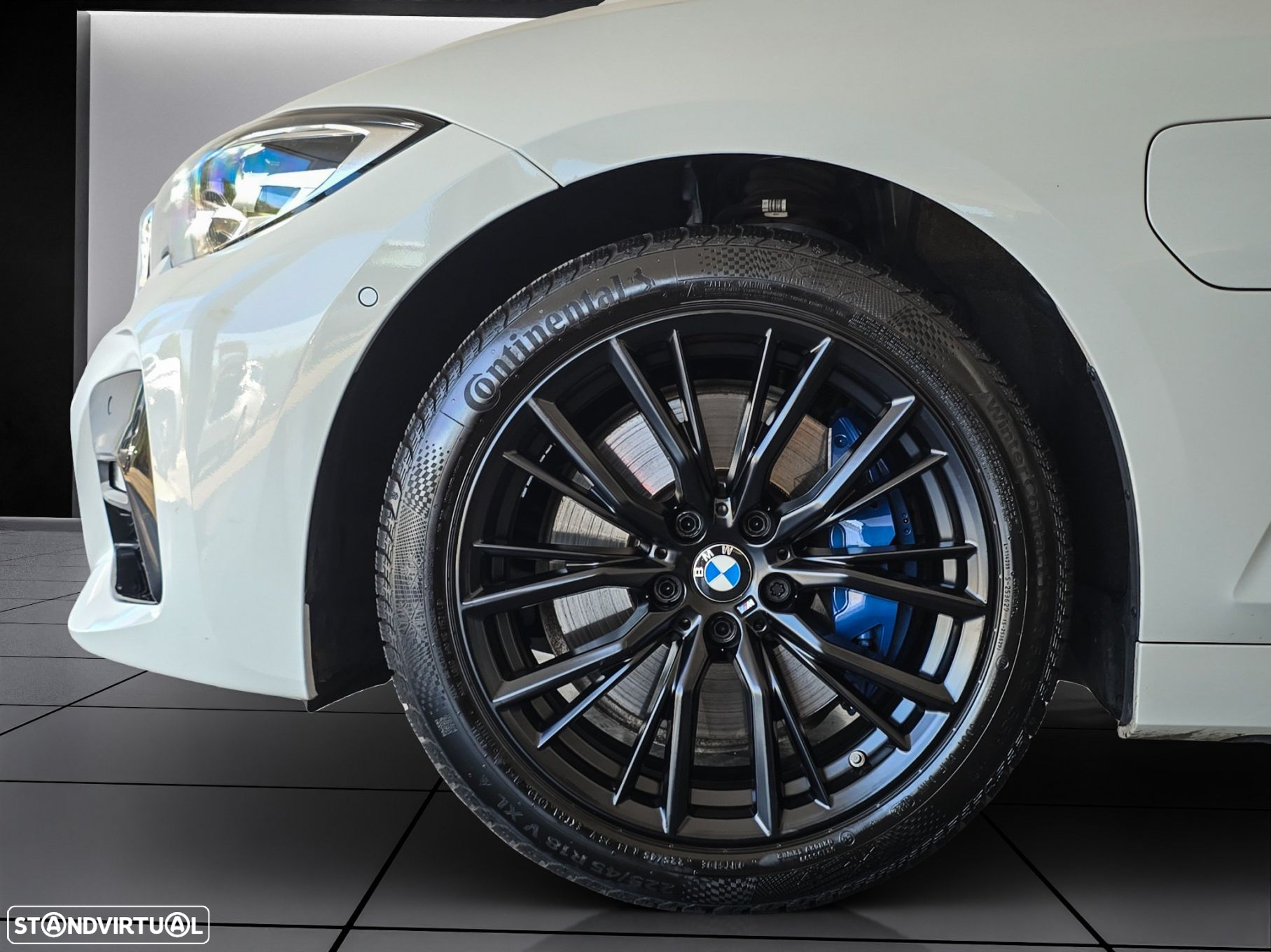 BMW 330 - 35