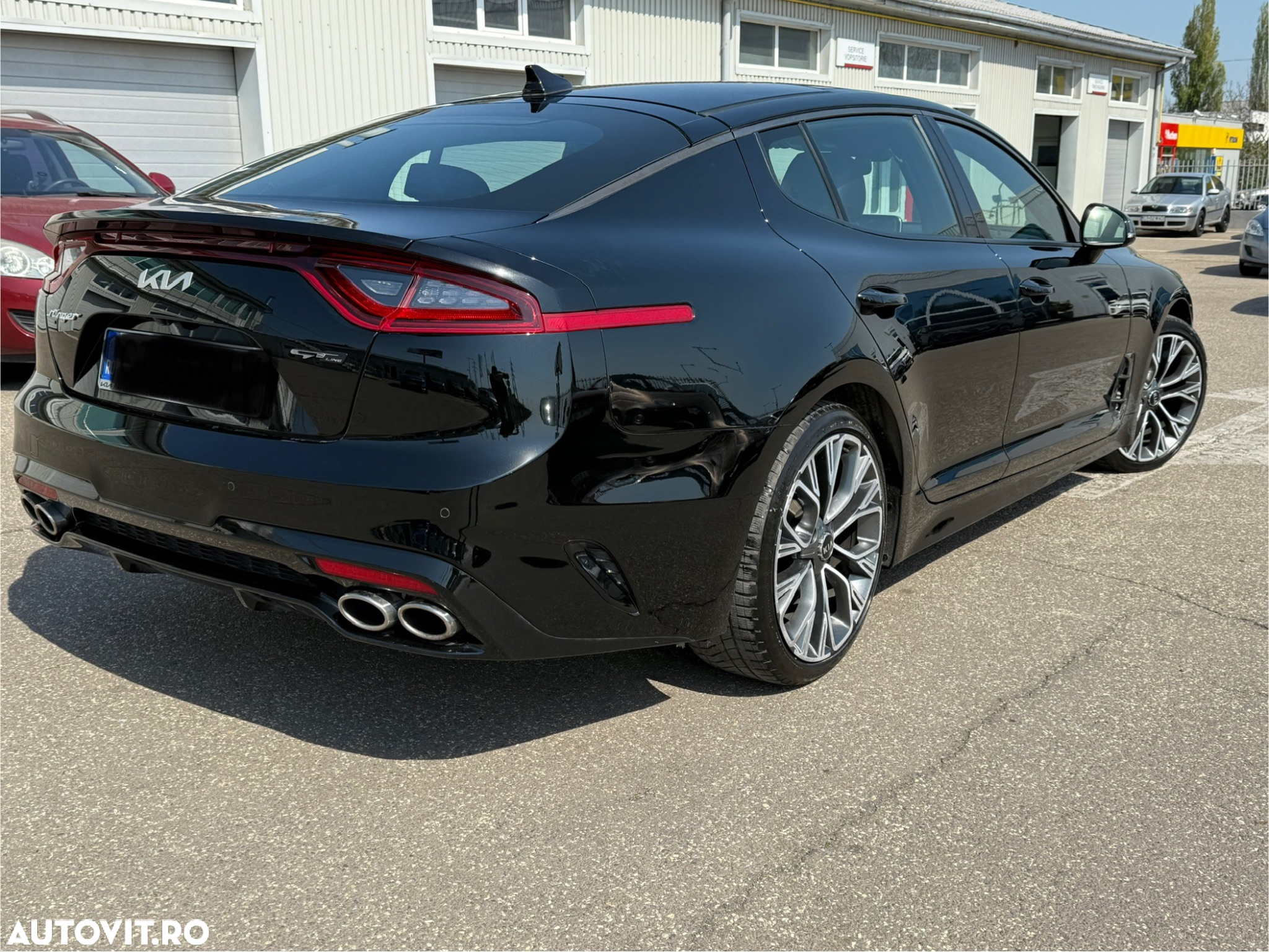 Kia Stinger 2.0 T-GDI RWD GT Line - 4