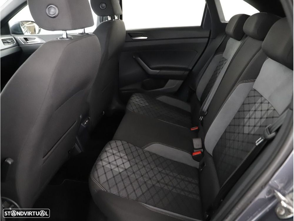 Volkswagen Taigo 1.0 TSI R-Line DSG — fotografia 31