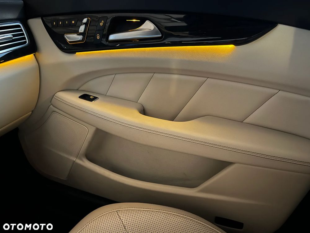 Mercedes-Benz CLS - 24