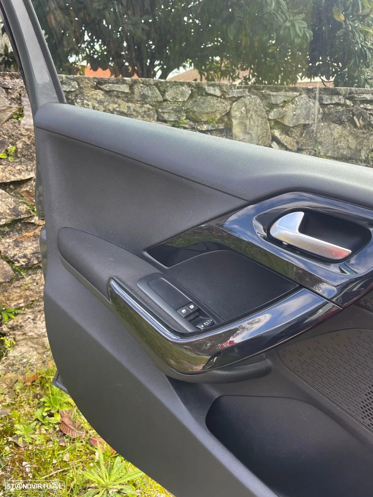 Peugeot 208 1.2 PureTech Style - 7