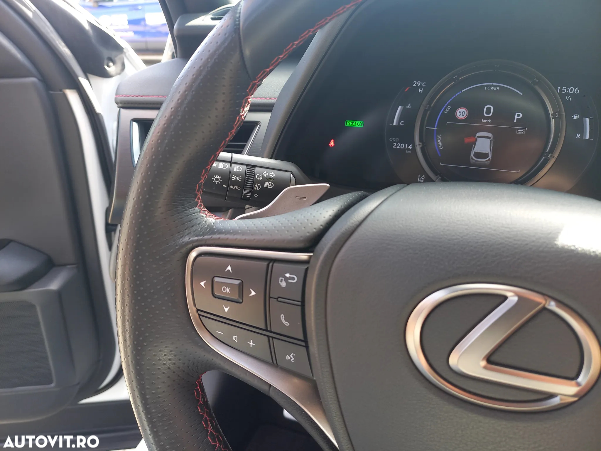 Lexus UX 250h 2.0L HEV 20H- (178 HP) 4X4 CVT F Sport - 19