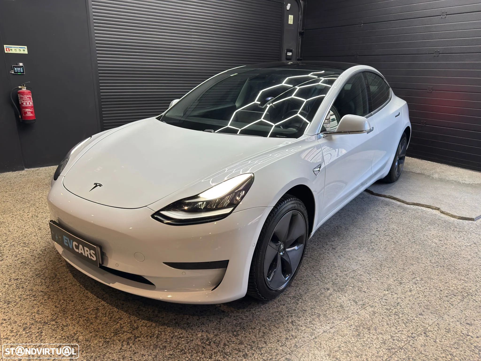 Tesla Model 3 Standard Range Plus RWD - 1