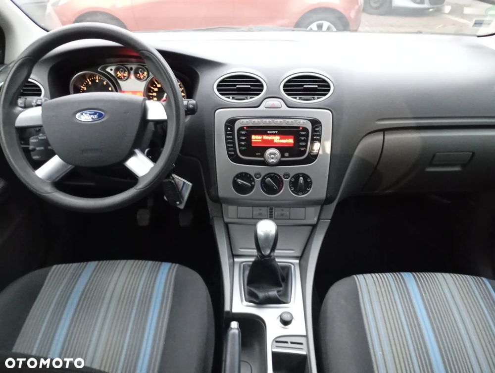Ford Focus 1.6 16V Trend - 35