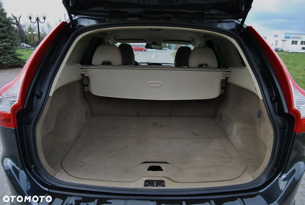Volvo XC 60 D5 AWD Momentum - 12